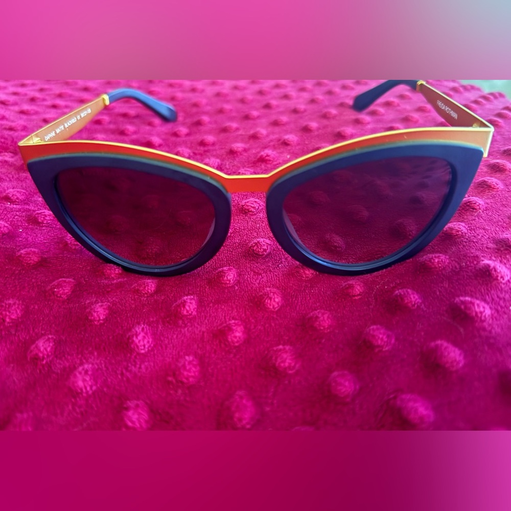 Freida Rothman Daphne Matte Black/gold Sunglasses 56 21-135